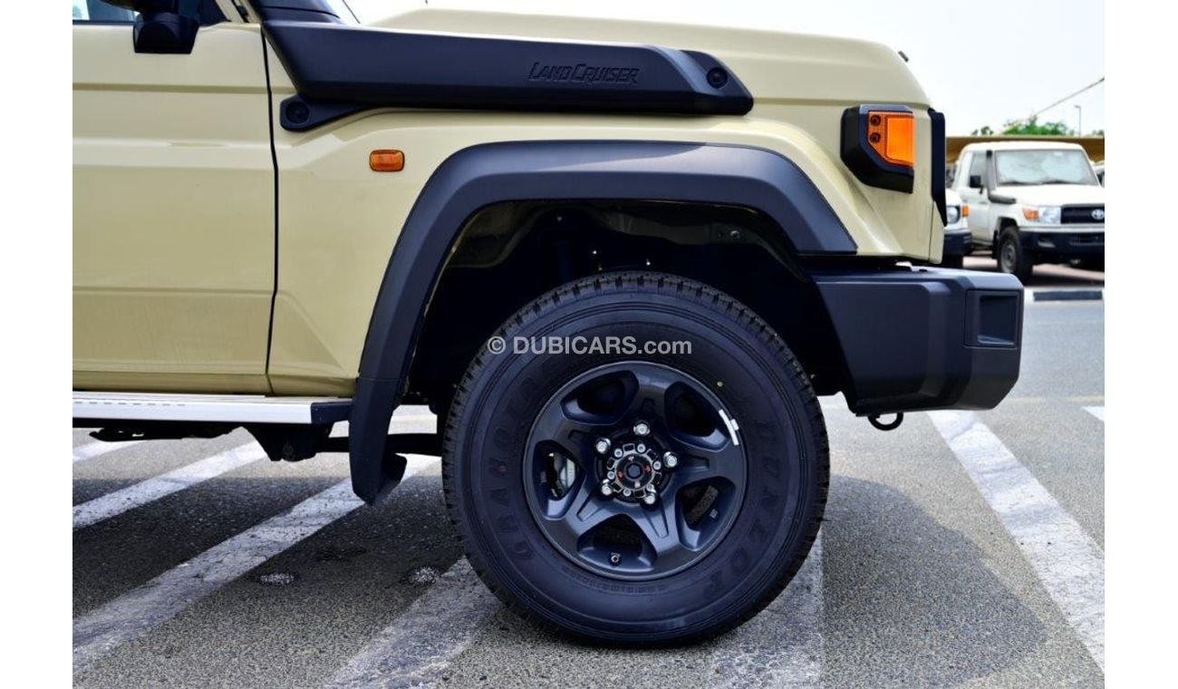 Toyota Land Cruiser Pick Up Double Cab V8 4.5L Diesel MT with Front / Rear Diff Lock, Black Wheels, Winch
