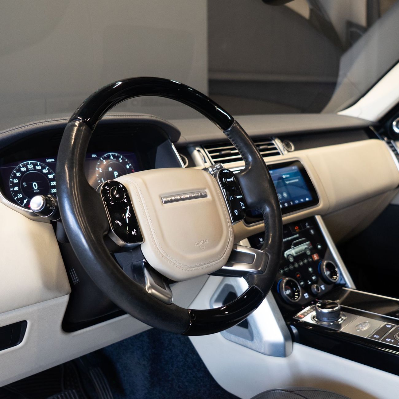 لاند روفر رينج روفر AED 2,682 pm • 0% Downpayment • Range Rover Vogue • 1 Year Warranty