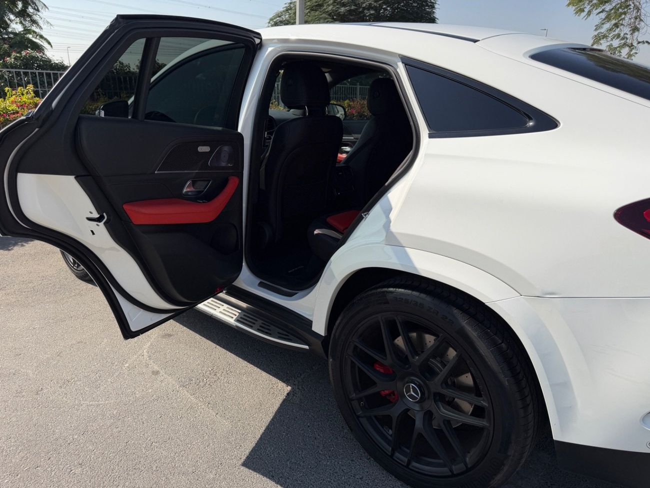 Mercedes-Benz GLE 63 S AMG The car is very clean. Full option trim. Brand new service history of the car is available. Well-mai