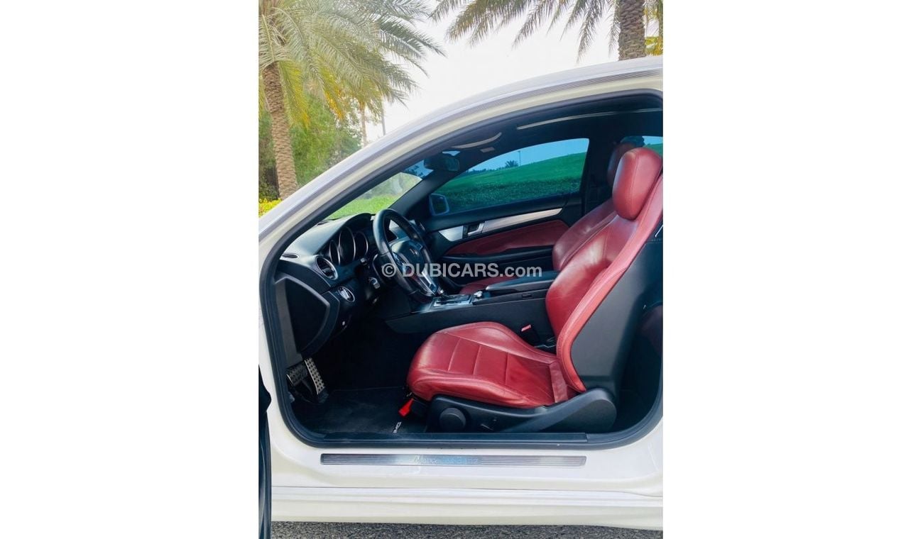 Mercedes-Benz C 350 Std Std Mercedes Benz C360 GCC 2012  full option coup perfect condition