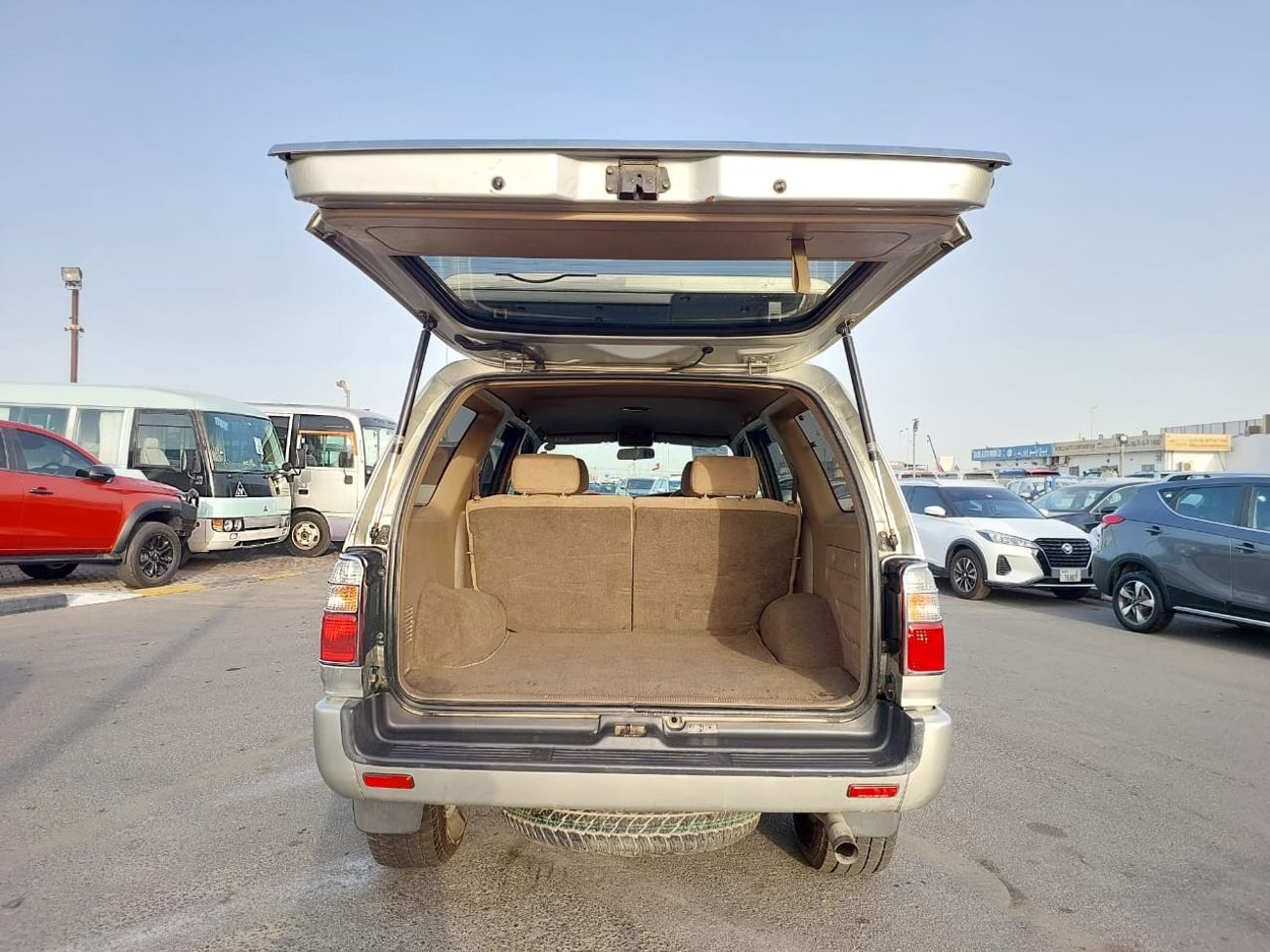 Toyota Hilux Surf TOYOTA HILUX SURF SUV RHD 2000 MODEL 2.7 L PETROL AUTOMATIC(PM37972)