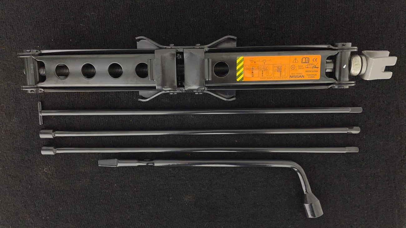 نيسان إكستيرا SE 2.5 | بدون دفعة مقدمة | اختبار قيادة مجاني للمنزل