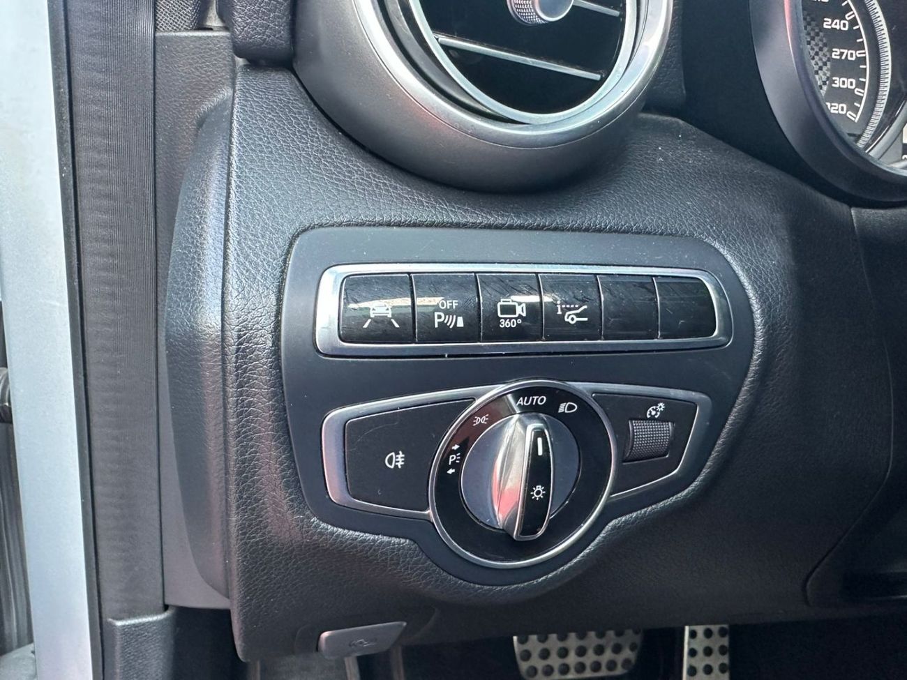 Mercedes-Benz C 63S AMG Std 4.0L (5 Seater)