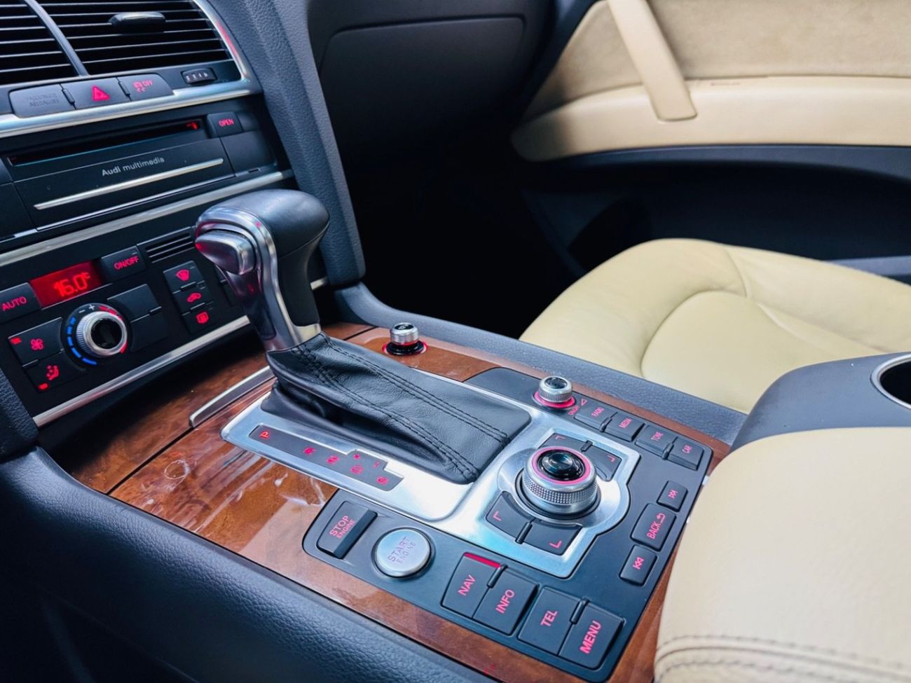 Audi Q7 GCC .. S line .. Full Options .. Perfect Condition .