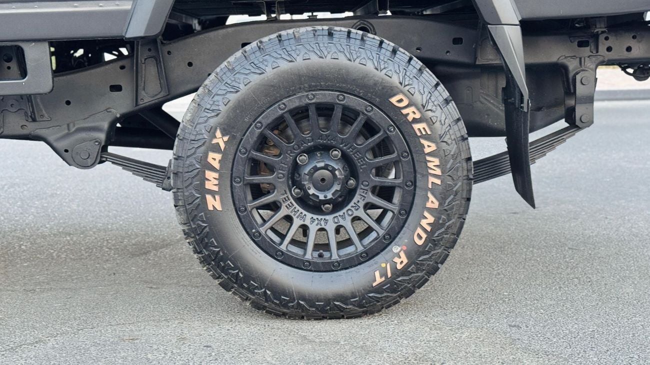 تويوتا لاند كروزر بيك آب -