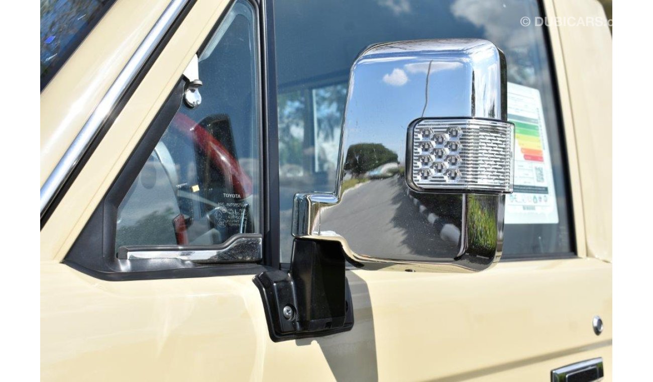 تويوتا لاند كروزر بيك آب 79 Single Cab Pickup Lx  V6 4.0l Petrol 4wd Manual Transmission