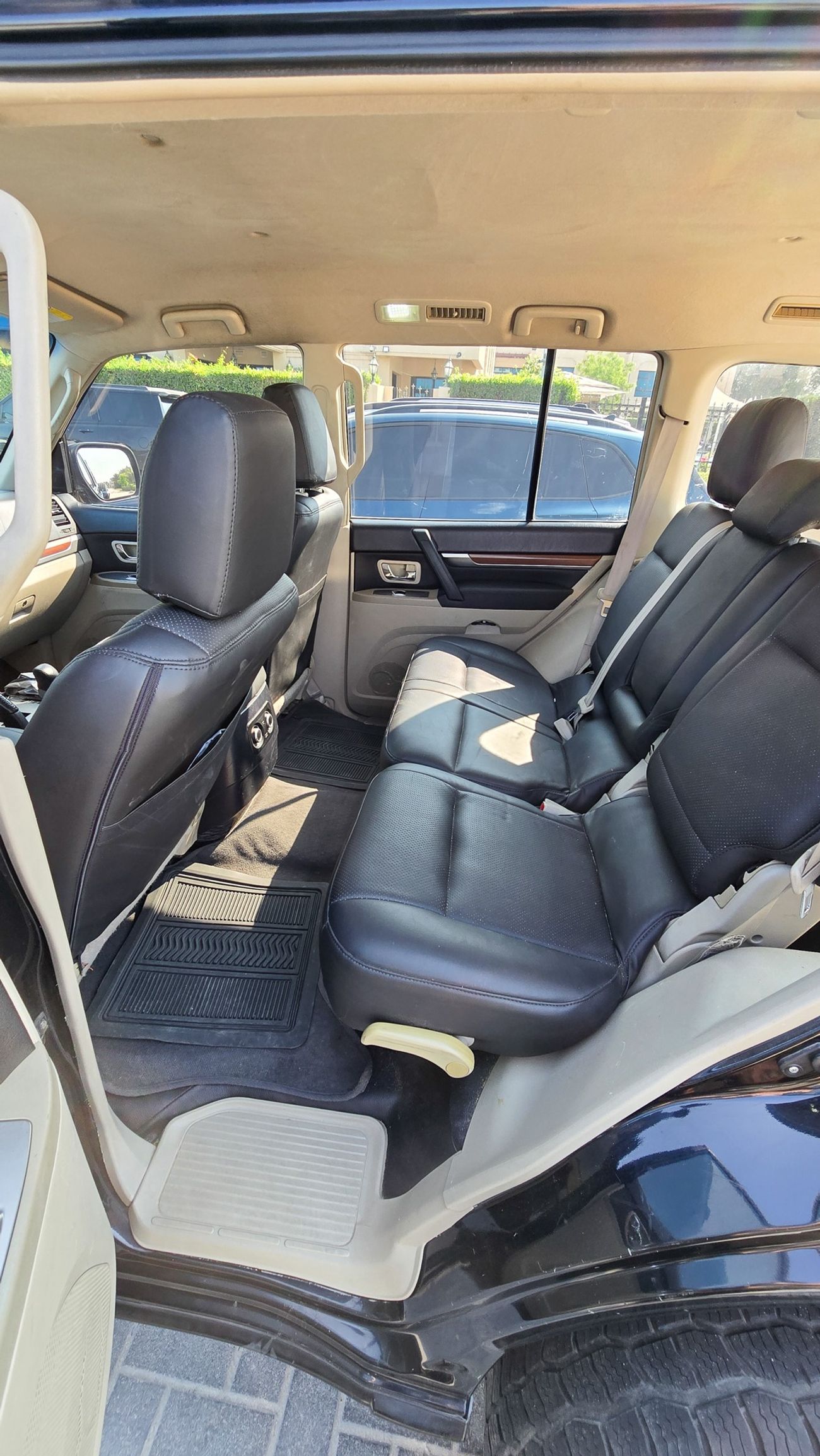 Mitsubishi Pajero GLS Mid 3.8L (243 HP)