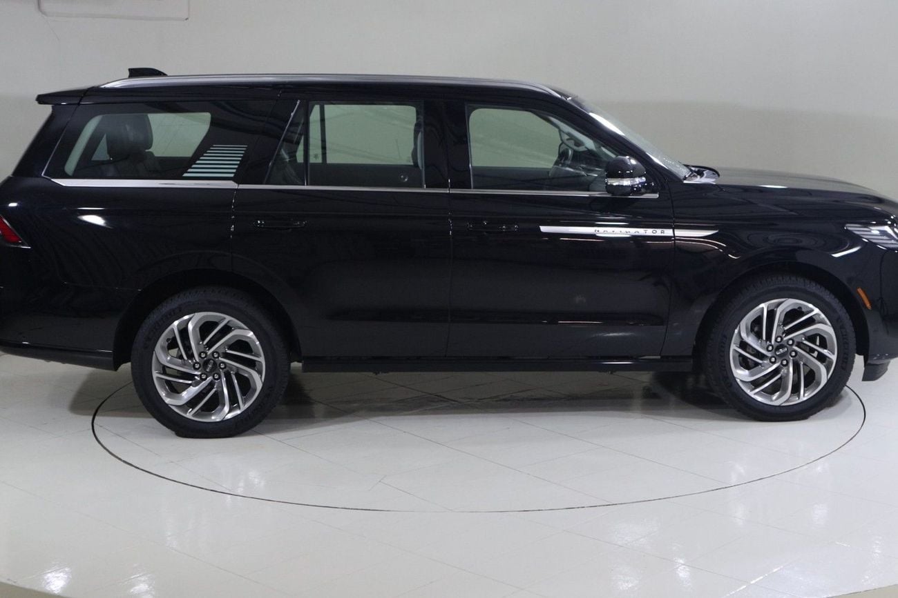 Lincoln Navigator RESERVE N1525 / FREE INSURANCE + REGISTRATION / AL TAYER MOTORS AL QOUZ SHOWROOM