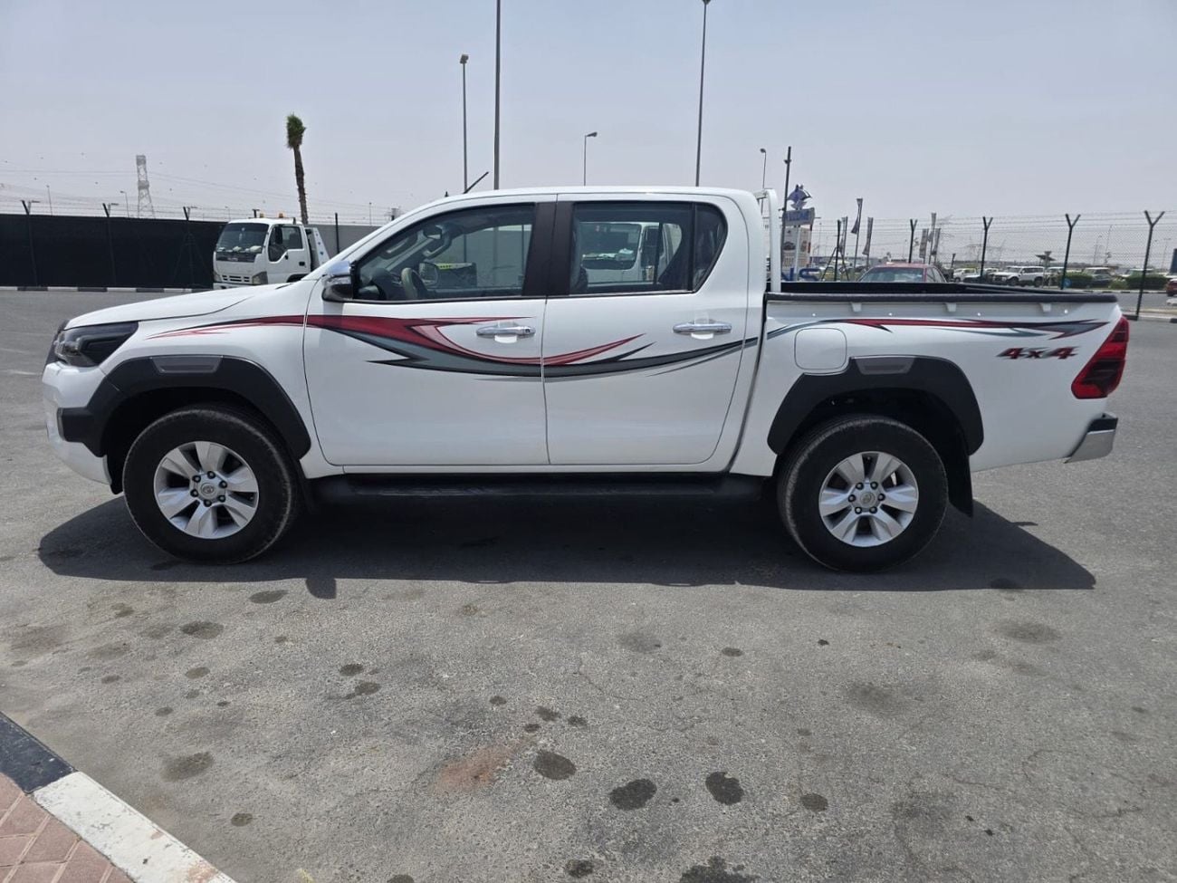 تويوتا هيلوكس GLX 2.7L Double Cab Utility A/T