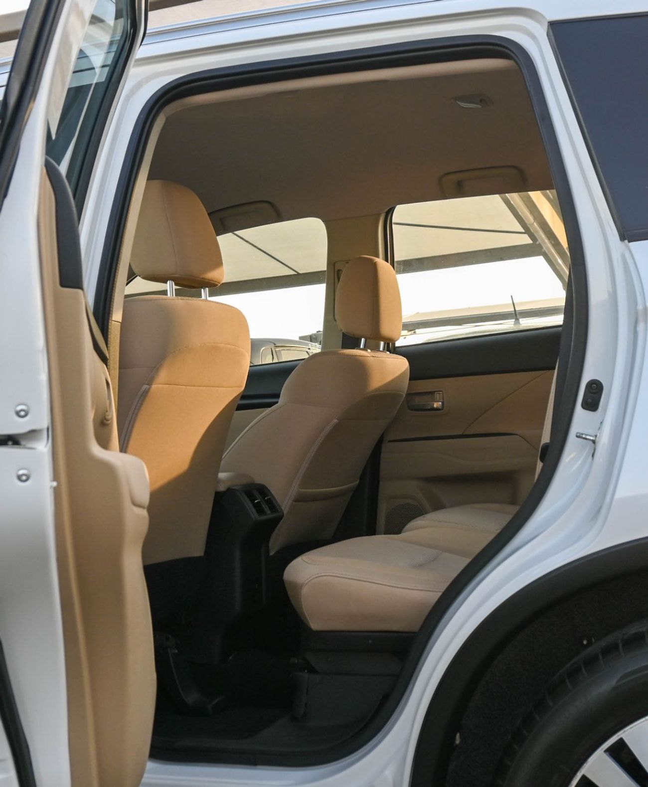 ميتسوبيشي آوتلاندر ميتسوبيشى أوتد لاندر- 2023- خليجى-4WD - 4V بدون حوادث - بمحرك 2.4 - بحاله ممتازه