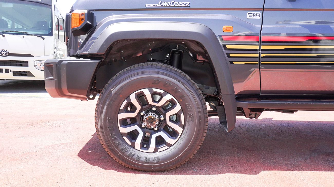 تويوتا لاند كروزر بيك آب LX 4.0L V6 Double Cabin Auto transmission