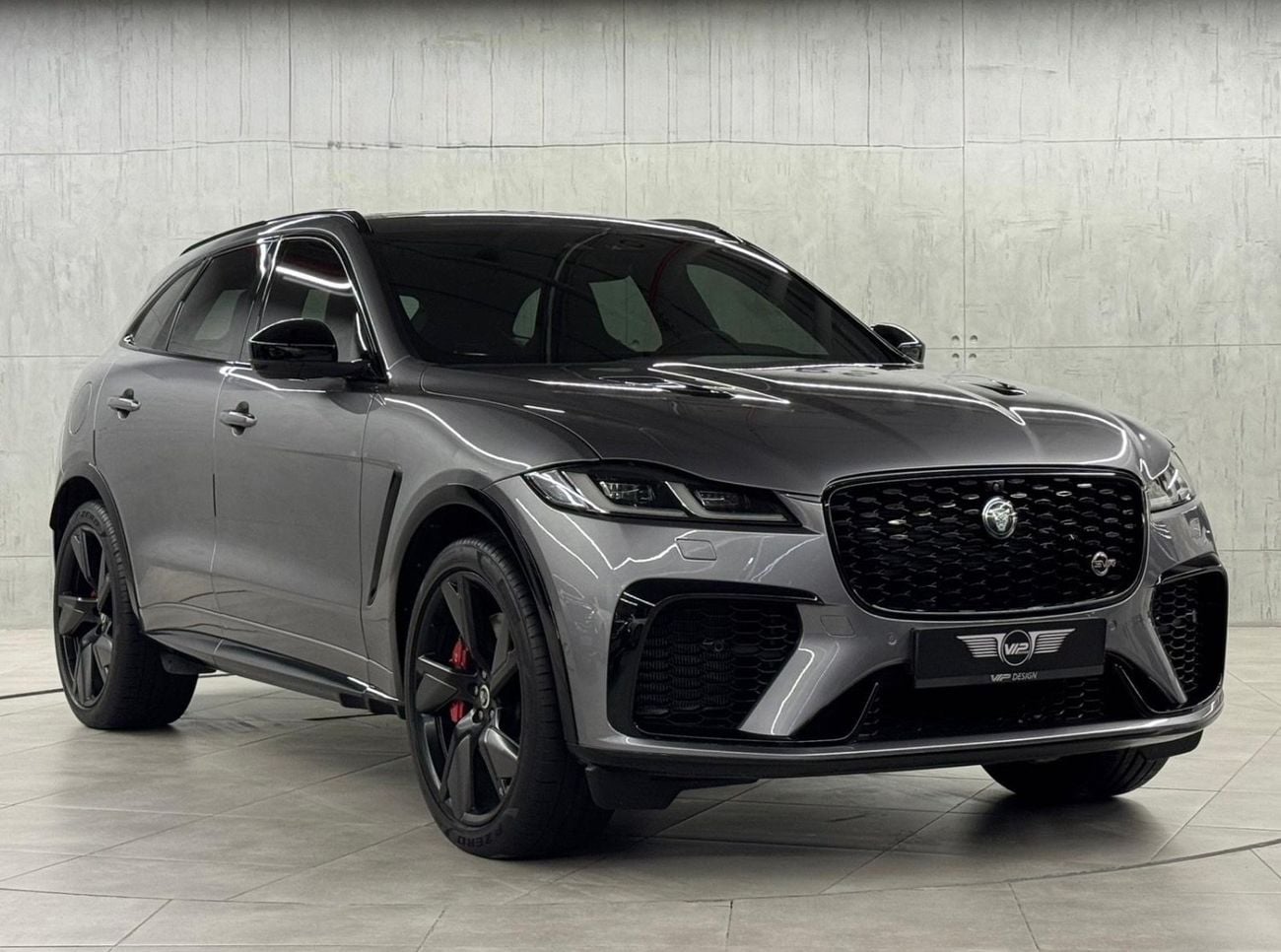 جاكوار F بيس SVR 5.0L