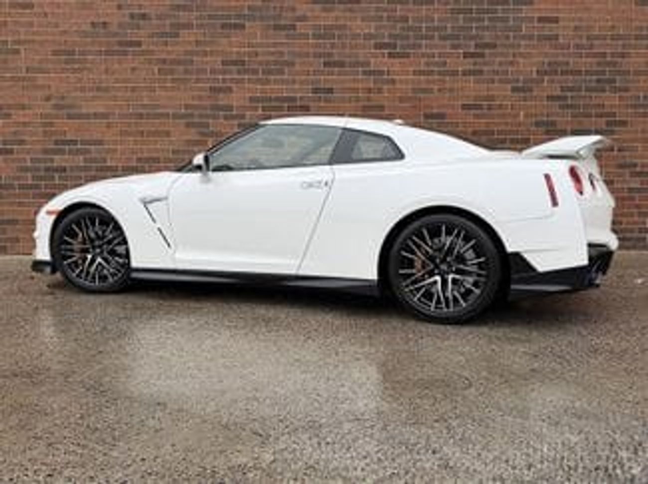 نيسان جي تي ار premium - used car