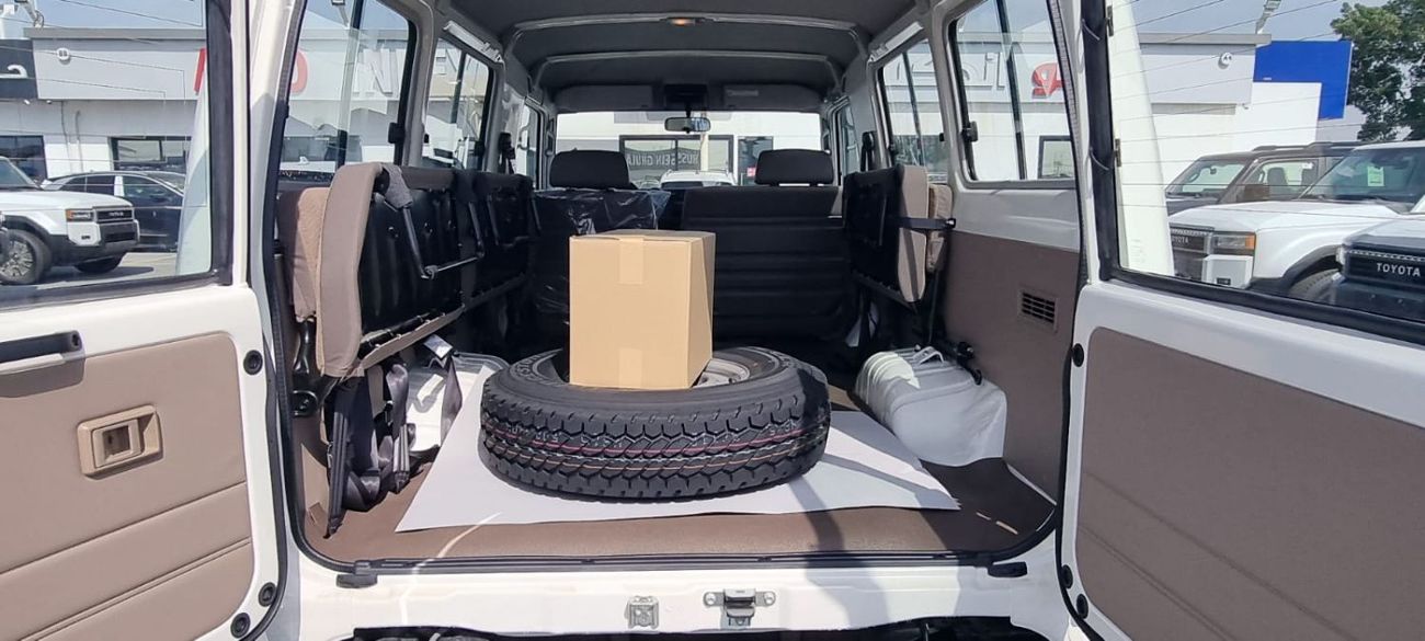 تويوتا لاند كروزر 70 TOYOTA LAND CRUISER LC78 4.0L 3-DOOR M/T MY 2025