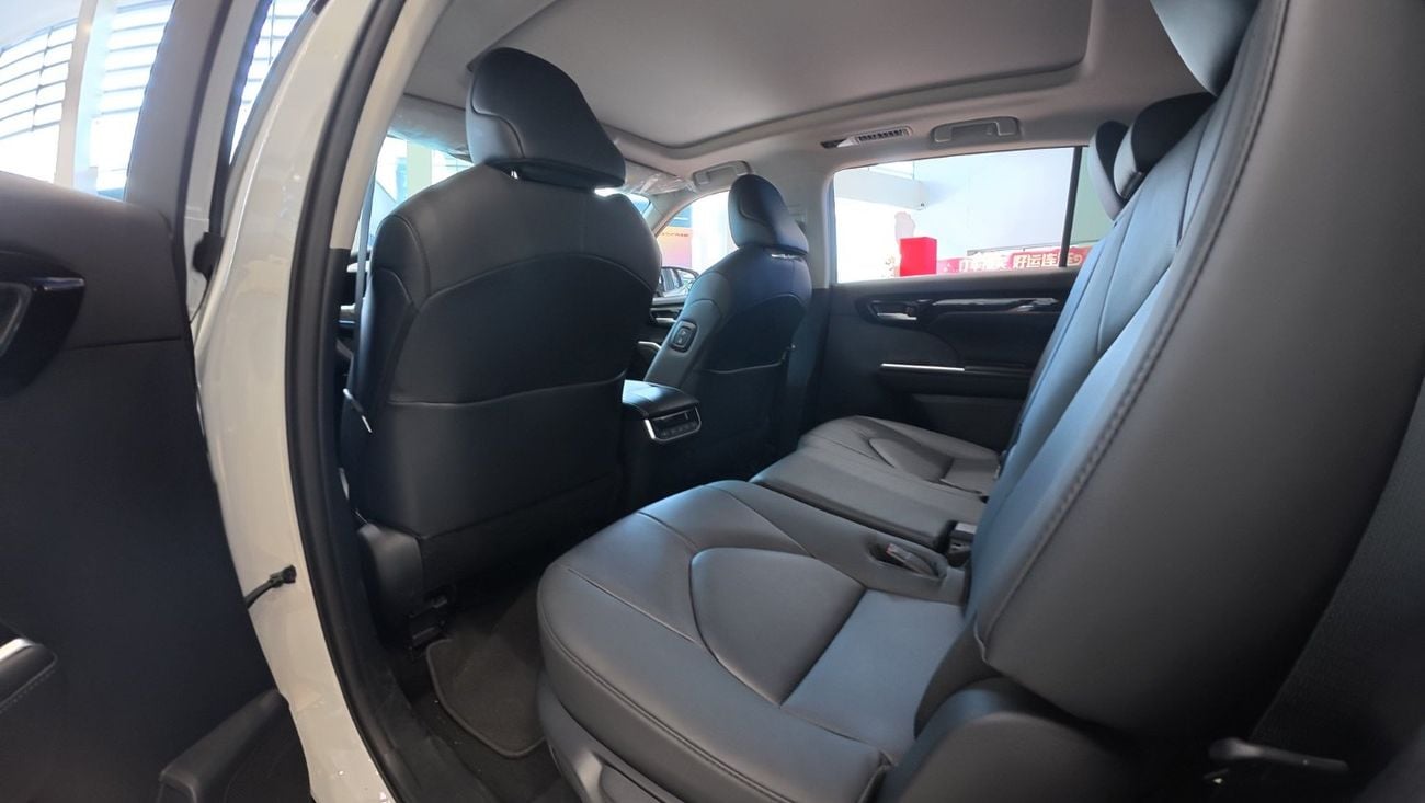 تويوتا هايلاندر Toyota Highlander/ 2025 /white