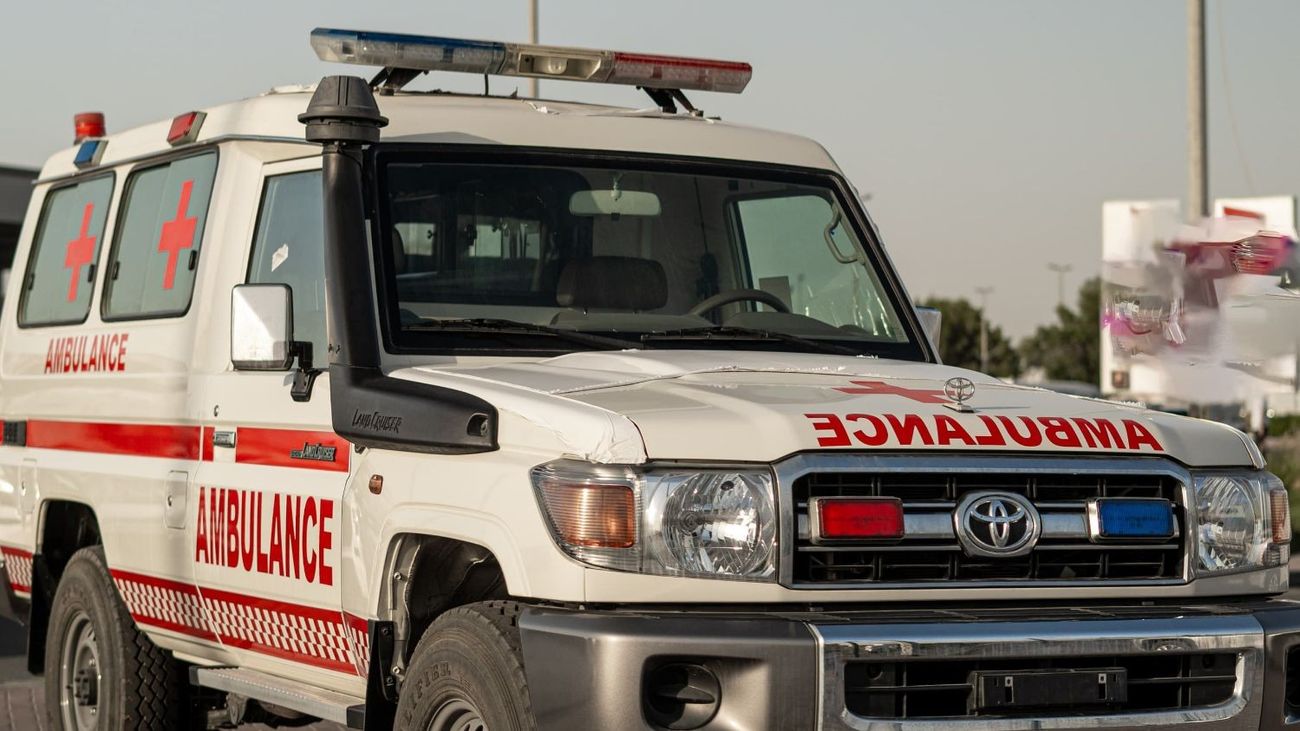 تويوتا لاند كروزر 70 78 V6 4.0L Petrol 2023YM BLS Ambulance Brand New