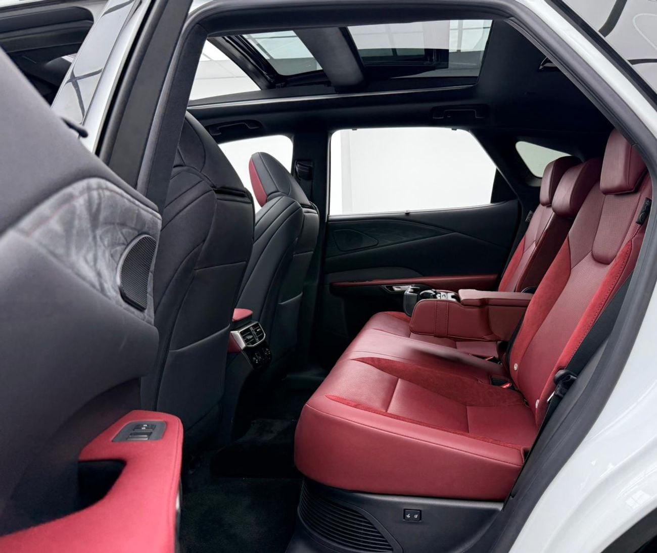 Lexus RX 500h F Sport Performance 2.4L 2023 Lexus RX 500h, Lexus Warranty+Full Service History, GCC
