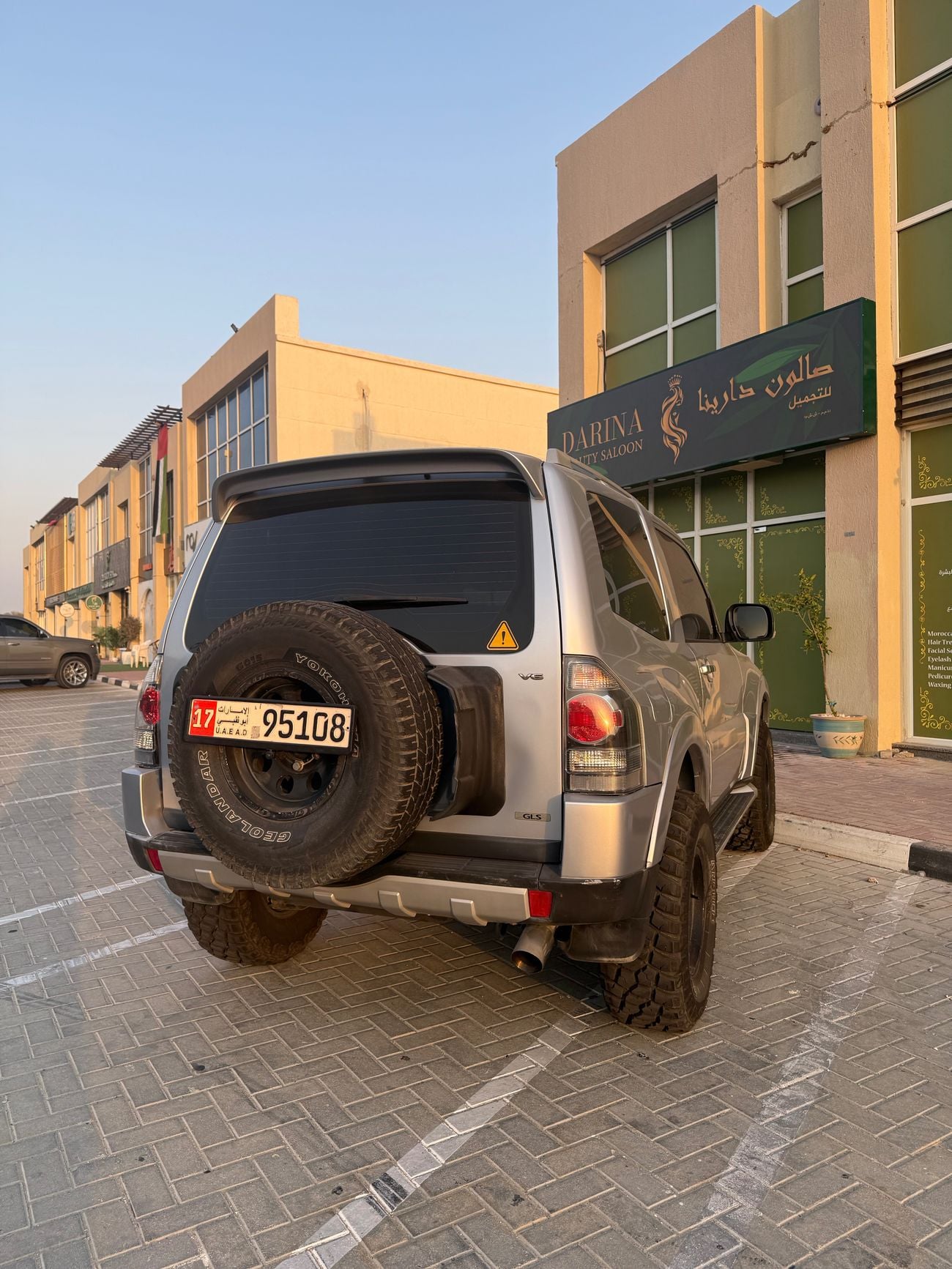 ميتسوبيشي باجيرو GLS LOWLINE