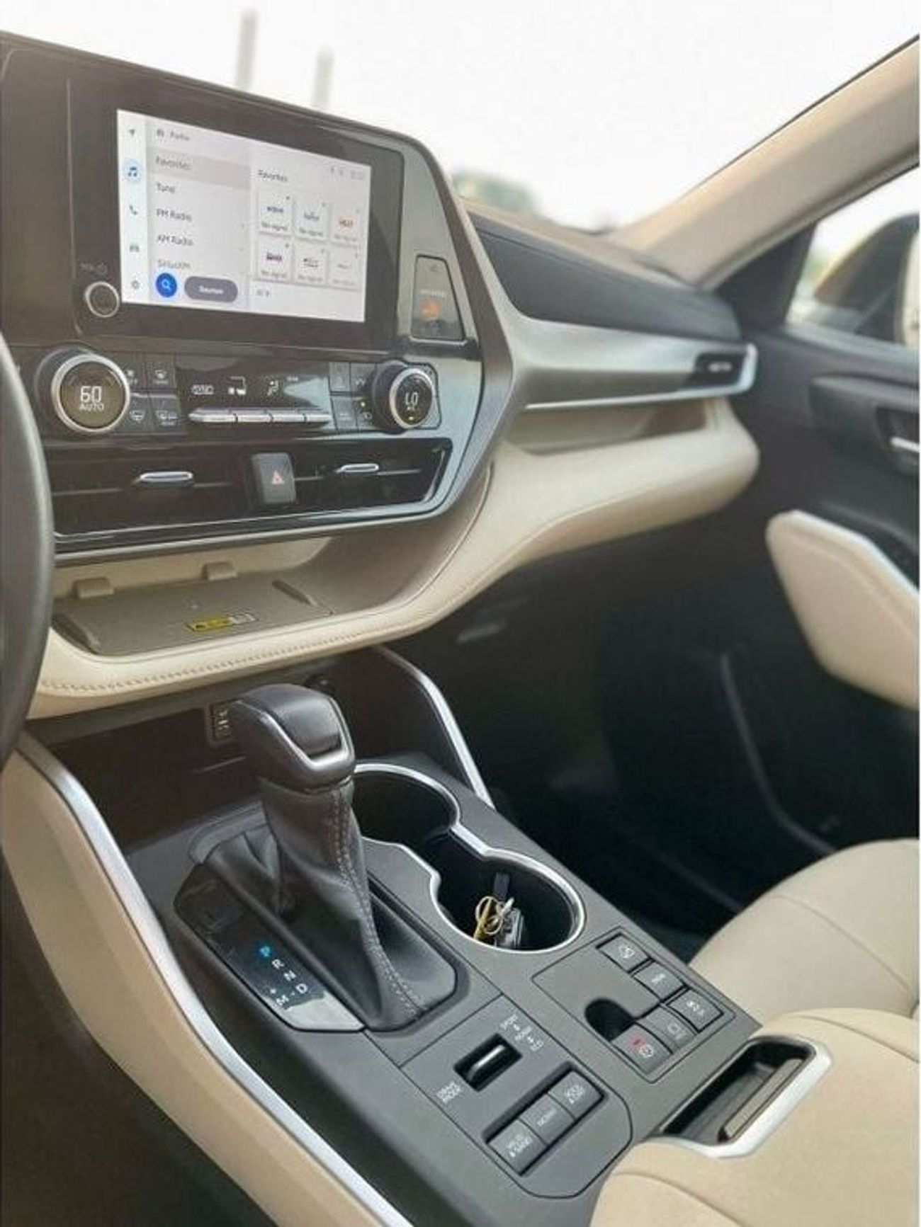 Toyota Highlander 2023 Toyota Highlander 2.4L V4 Turbo - XLE Full Option AWD 4x4 - Radar & Wireless charger - 55,300 M