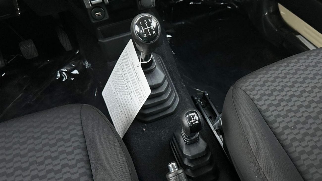 Suzuki Jimny SUZUKI JIMNY 1.5L GLX 5MT 4WD 5DR (Export Only)