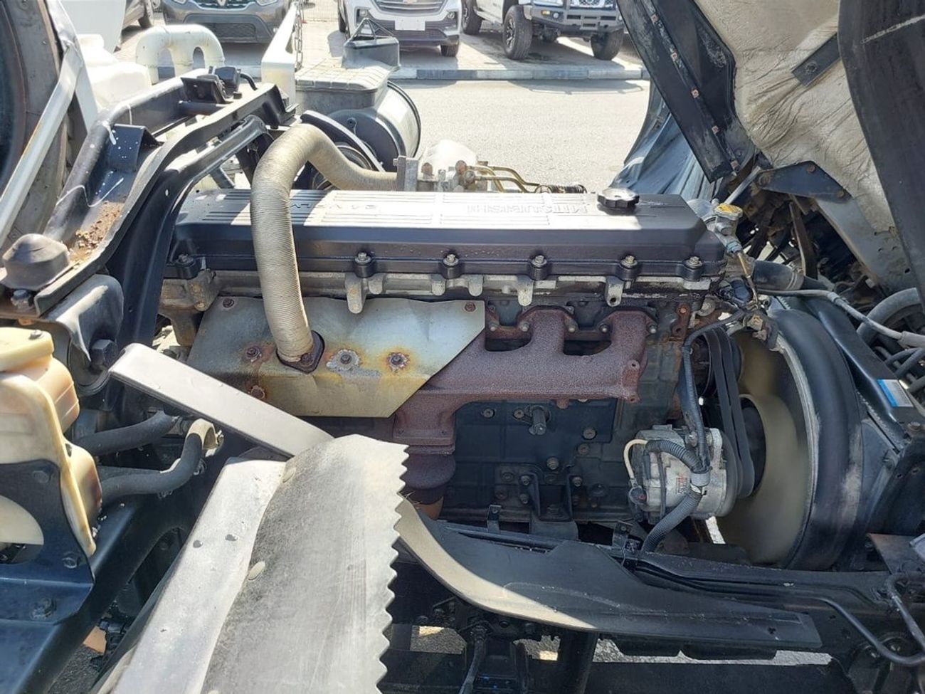 ميتسوبيشي فايتر MITSUBISHI FIGHTER WATER TANKER TRUCK RHD 2001 MODEL 8.2 L DIESEL MANUAL(PM50931)