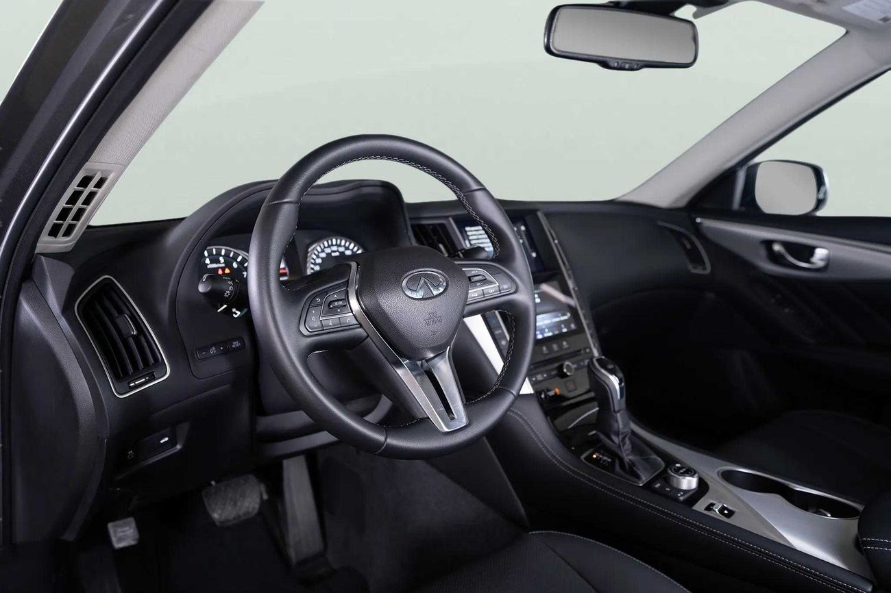 Infiniti Q50 Luxe 2.0L LUXE 3.0