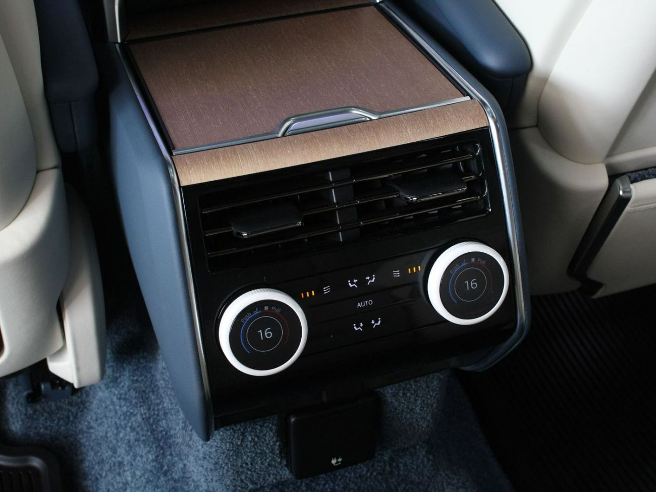 Land Rover Range Rover VOGUE SV | Special Edition