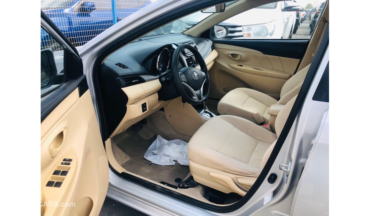 تويوتا يارس E (CLEAN INTERIOR)