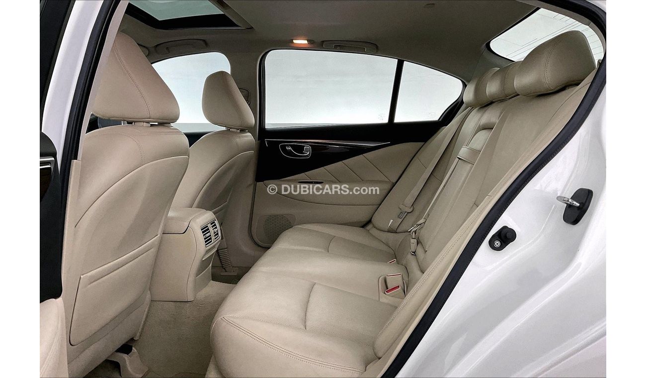 Infiniti Q50 Premium / Luxe