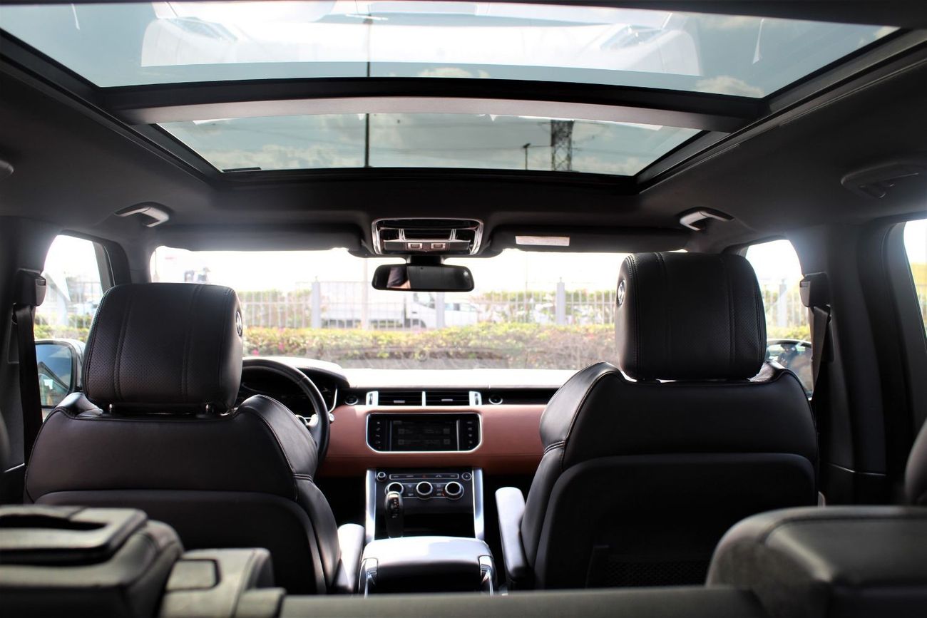Land Rover Range Rover Sport GCC MINT IN CONDITION