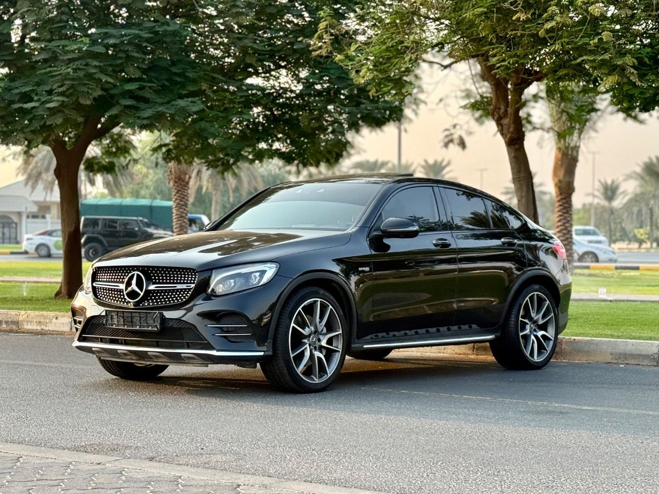 مرسيدس بنز GLC 43 MERCEDES GLC43 COUPE MODEL 2018 GCC SPACE FULL OPTION