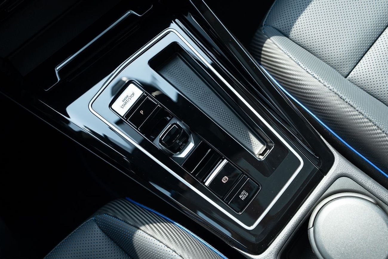 فولكس واجن جولف ار Topline 2.0L( 333HK) 2025