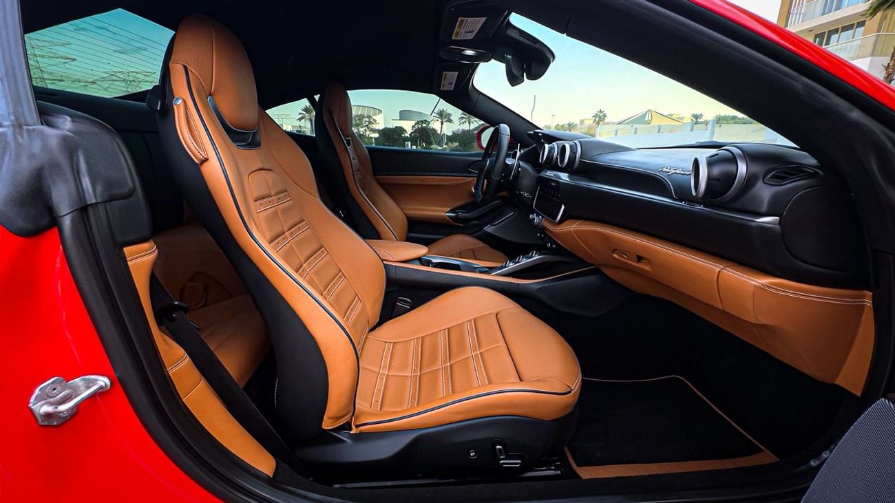 فيراري بورتوفينو Std 3.9L