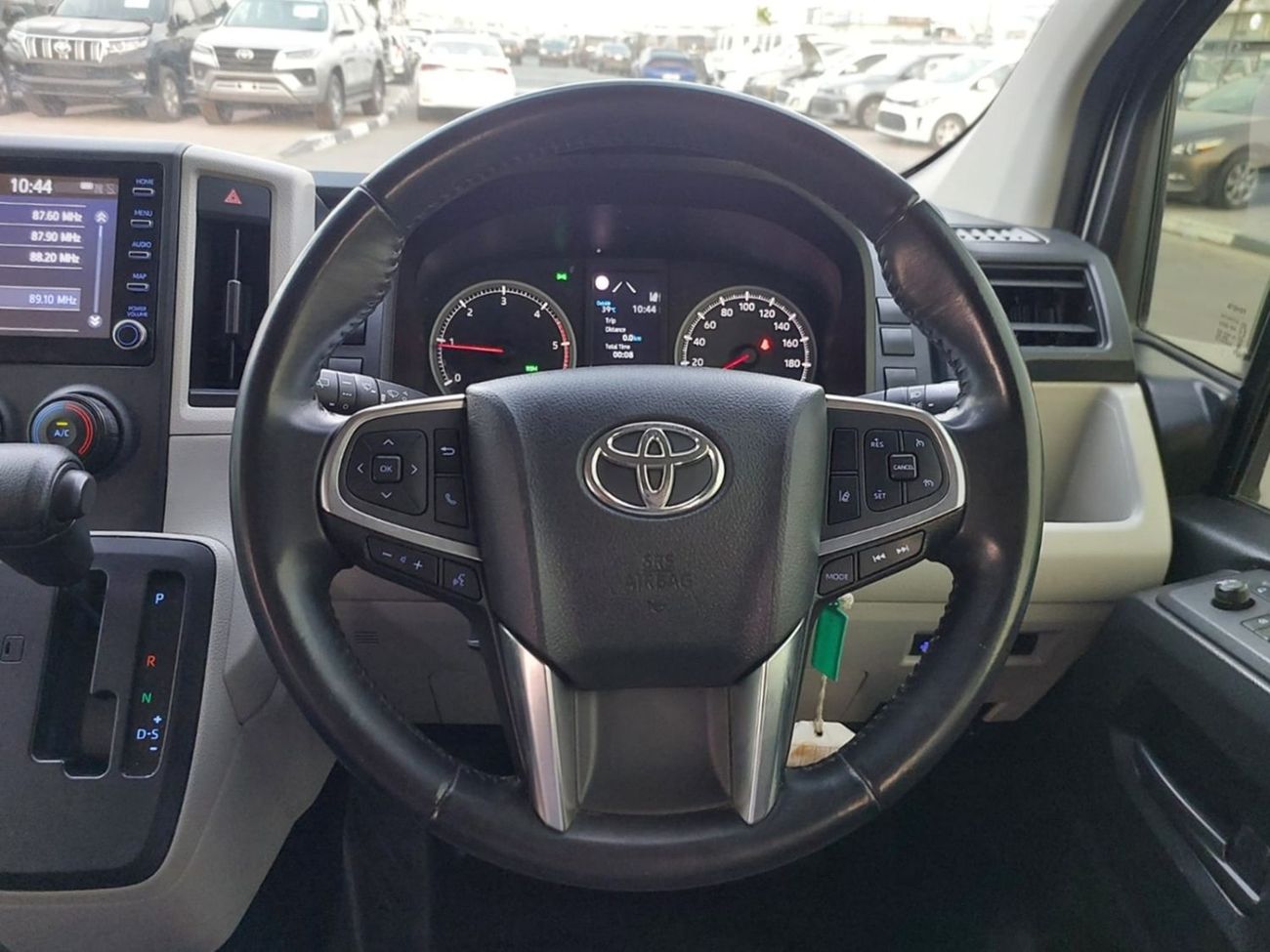 Toyota Hiace TOYOTA HIACE COMMUTER VAN RHD 2022 MODEL 2.8 L DIESEL AUTOMATIC(PM42119)