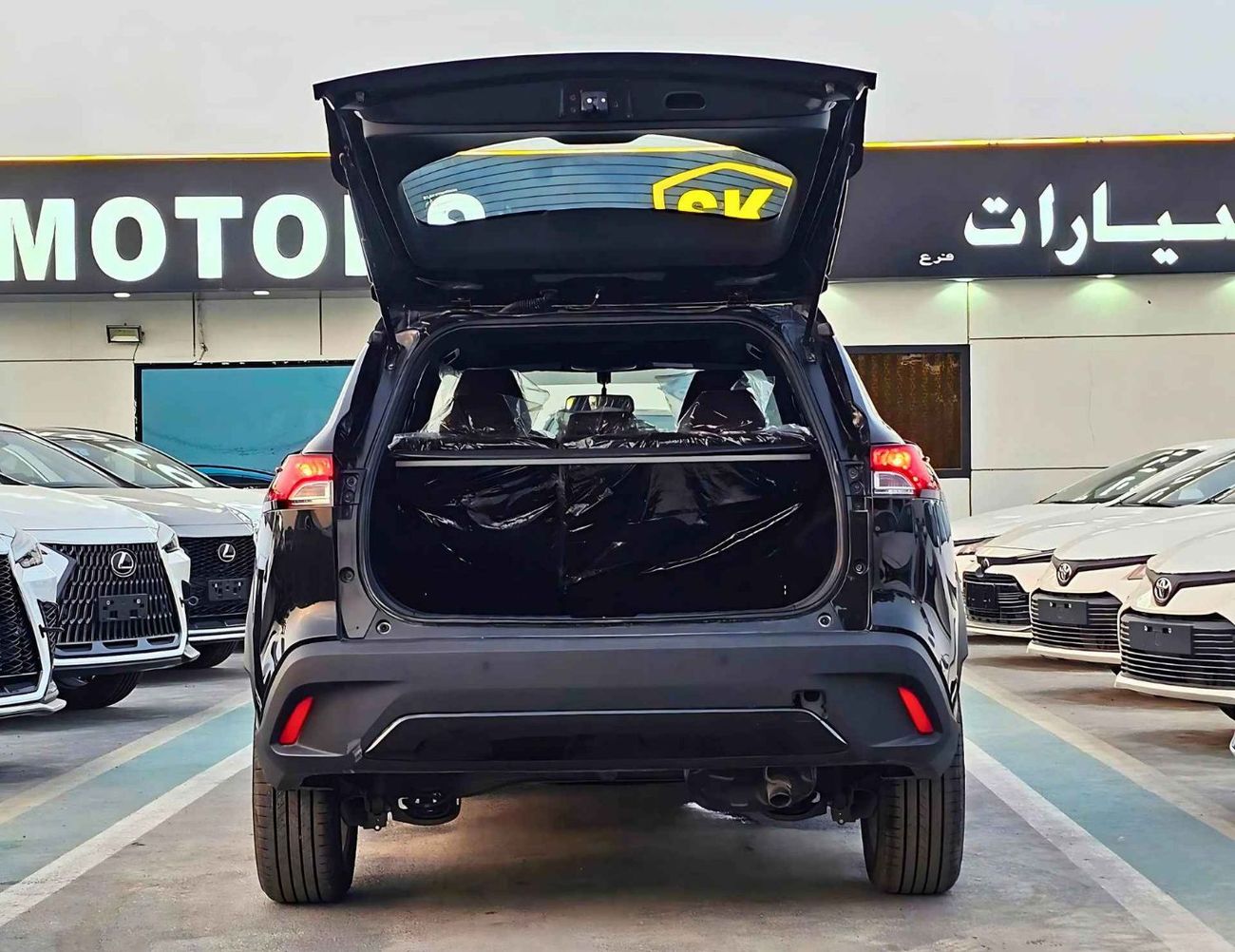 Toyota Corolla Cross HYBRID /1.8L PETROL A/T / FULL OPTION / SUNROOF, LEATHER/ 17" ALLOY WHEELS/CODE#XLE