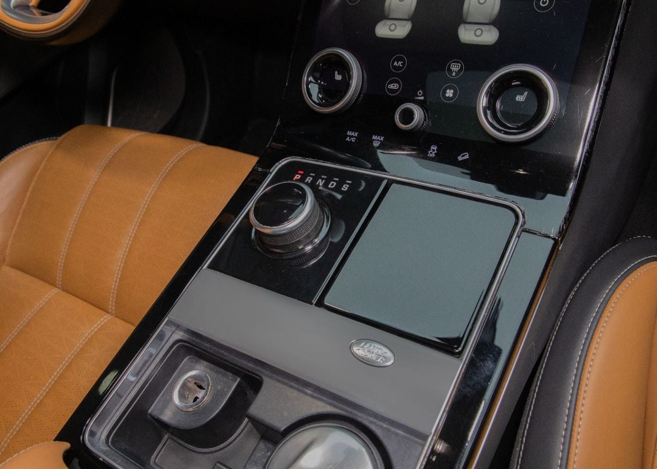 لاند روفر رينج روفر فيلار P400 R-Dynamic HSE