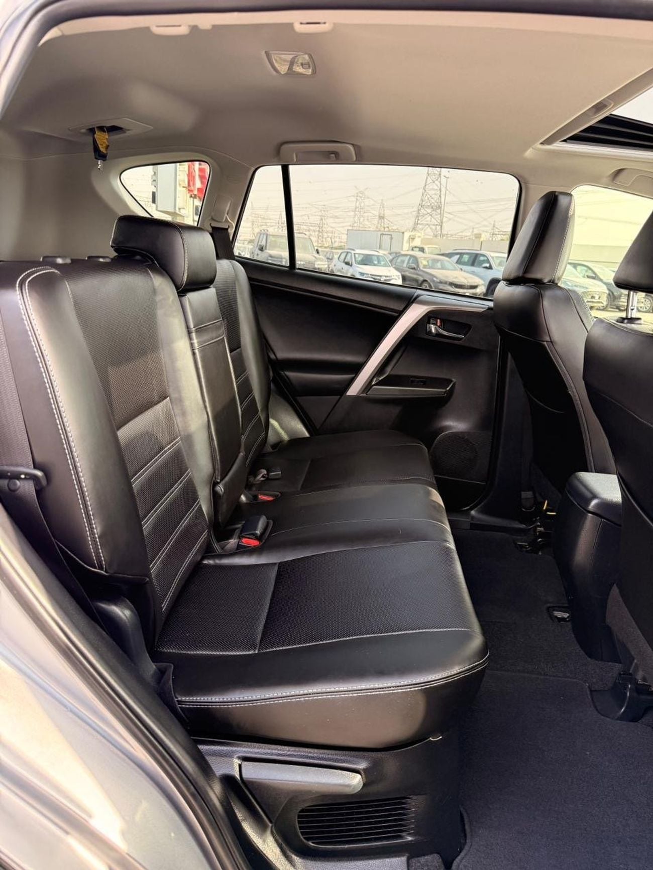 تويوتا راف ٤ VXR XLE 2.5L