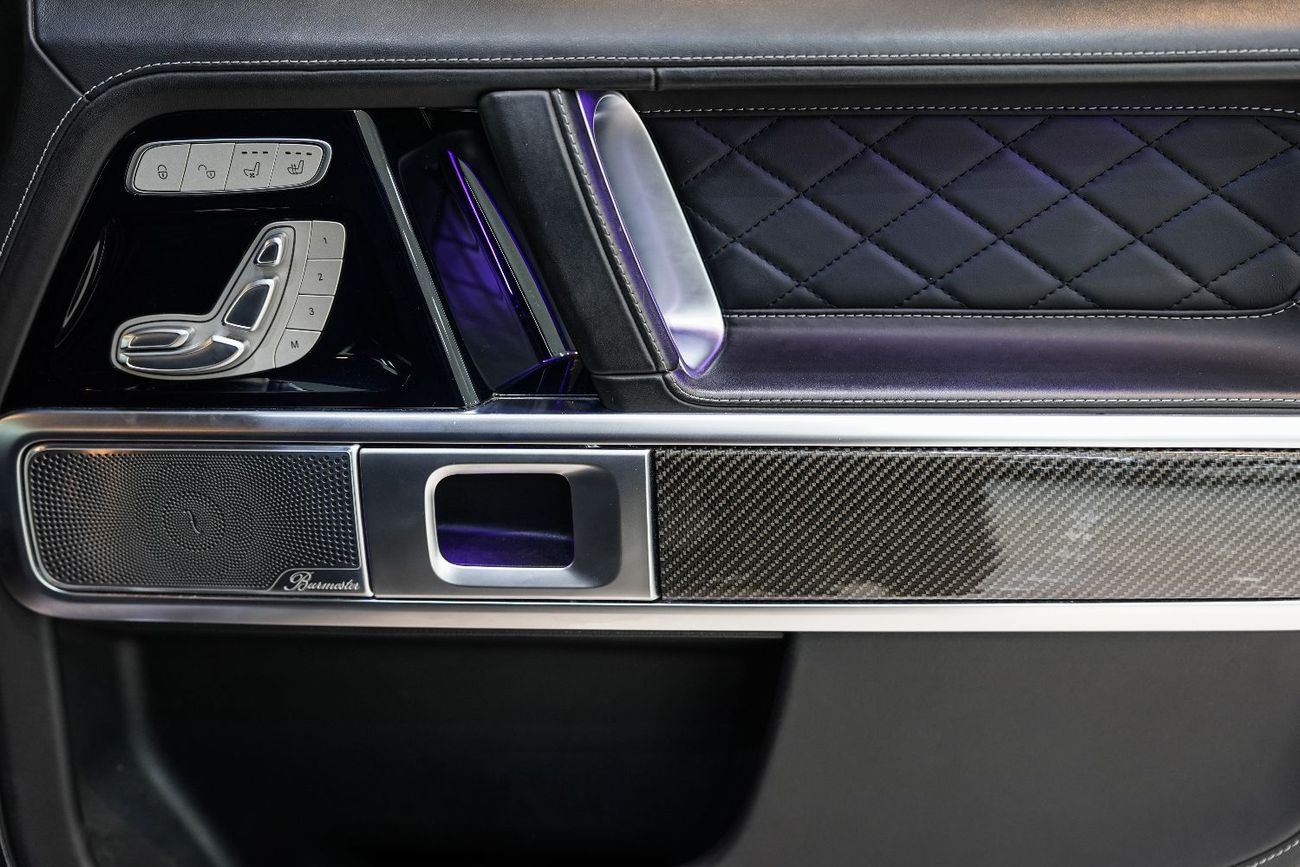 Mercedes-Benz G 63 AMG Std 4.0L Night Package, Carbon Fiber Interior, Low KM!!