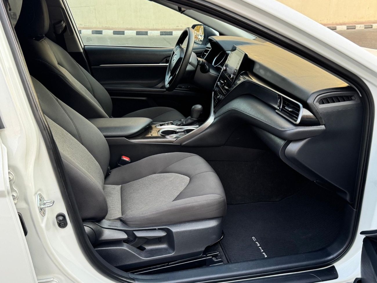 Toyota Camry 2022 LE Hybrid 2.5L KEYLESS CANADA SPEC