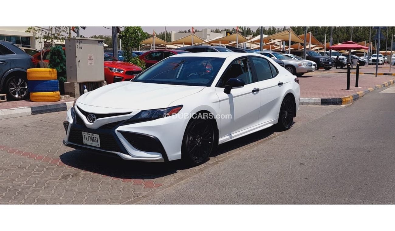 Toyota Camry SE Low mileage