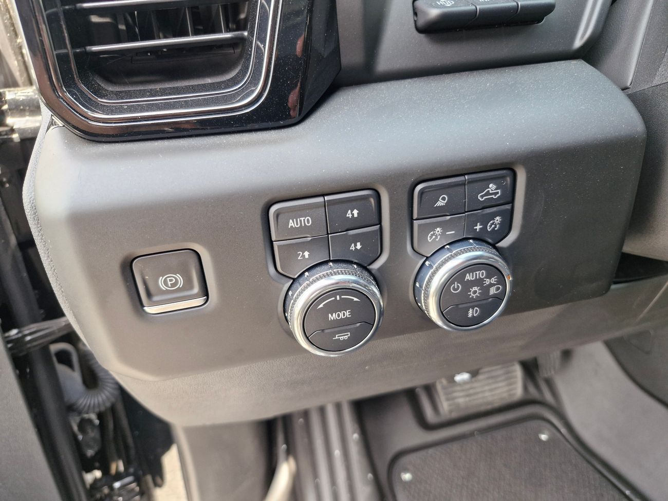 GMC Sierra AT4 Duramax Turbo Diesel Brand New 0Km