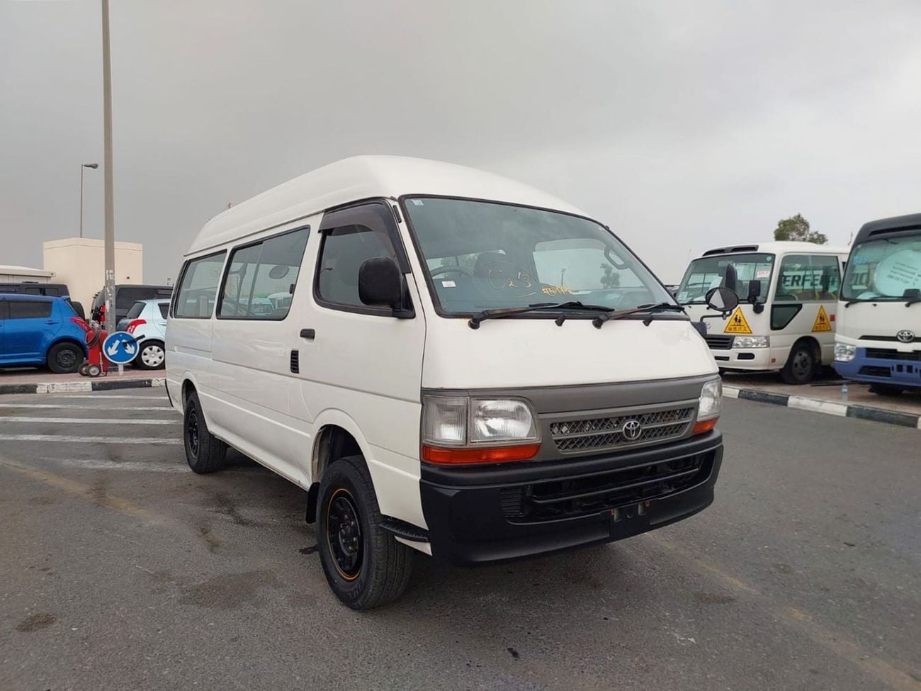 Toyota Hiace TOYOTA HIACE VAN RHD 2003 MODEL 3.0 L DIESEL MANUAL(PM03653)