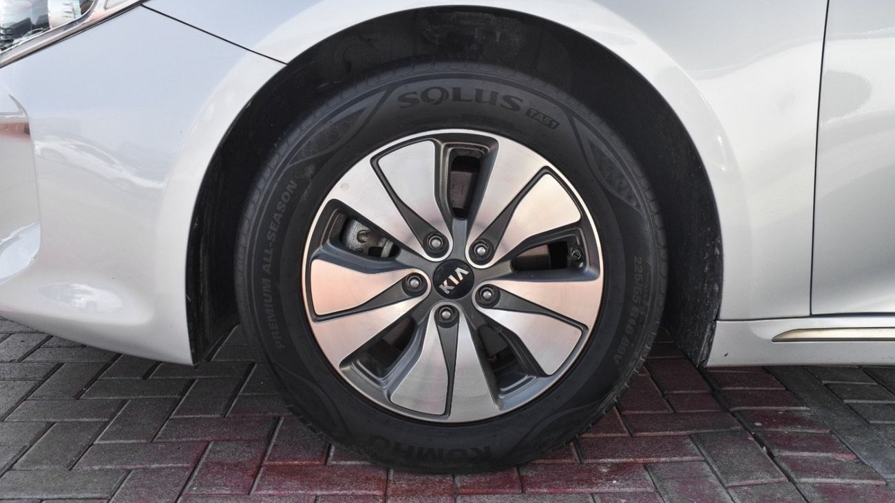 Kia K5 خاليه من الحوادث