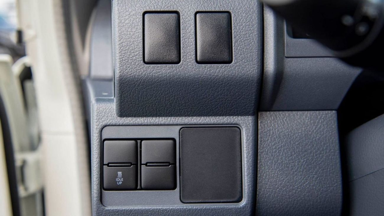 Toyota Land Cruiser 70 LAND CRUISER LC78 4.5L V8 DIESEL 3DOOR