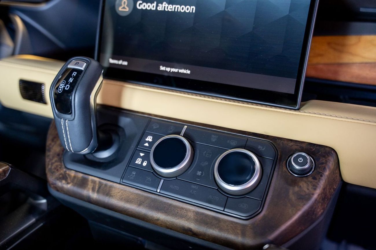 Land Rover Defender P400 110 HSE 3.0L (5 Seater) Limgene Defender |  A-pex Series – Falcon Edition | 1 of 28