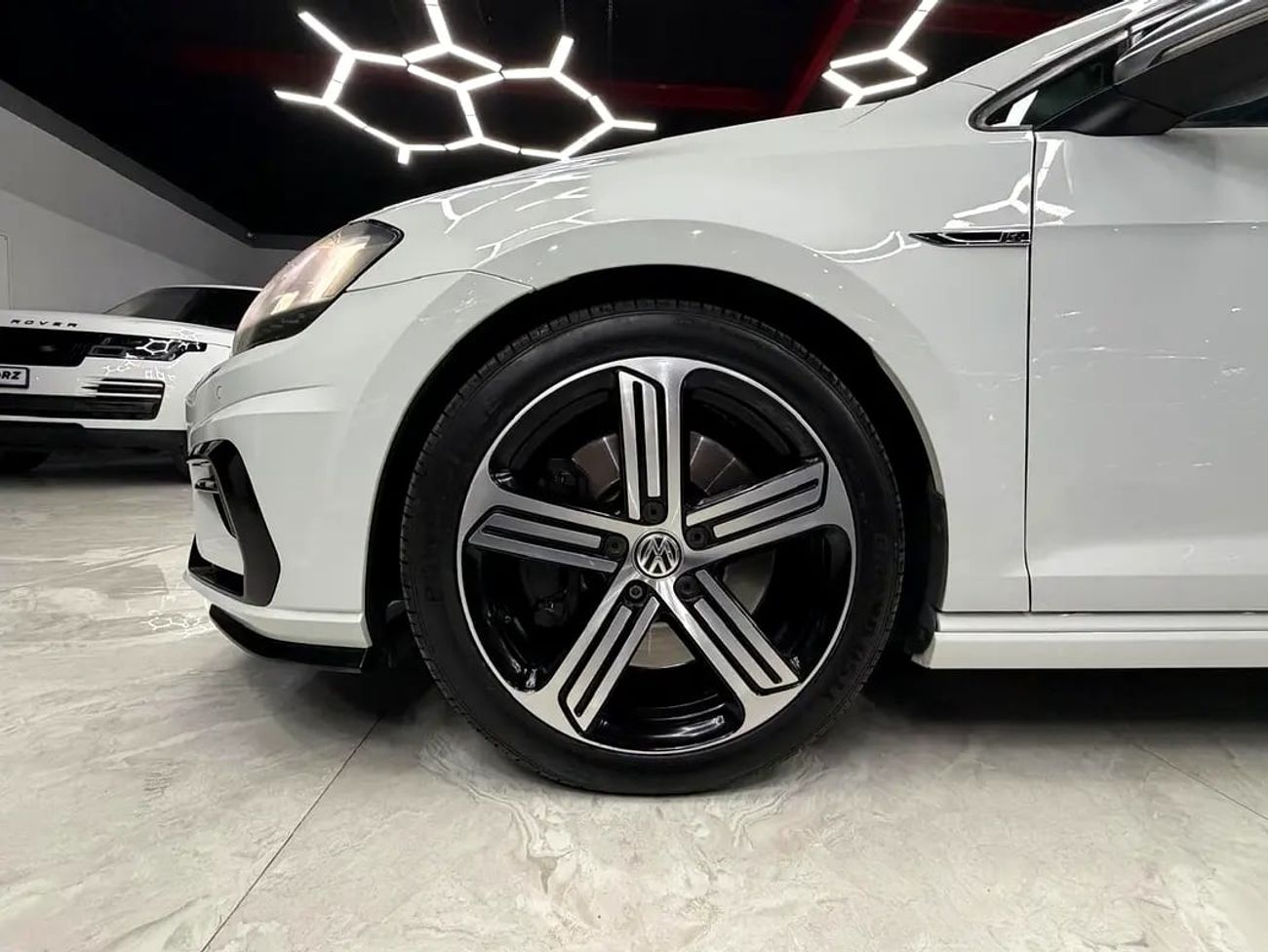 فولكس واجن جولف ار Vw R | 1 Owner | Original Paint | GCC Specs | No Accidents