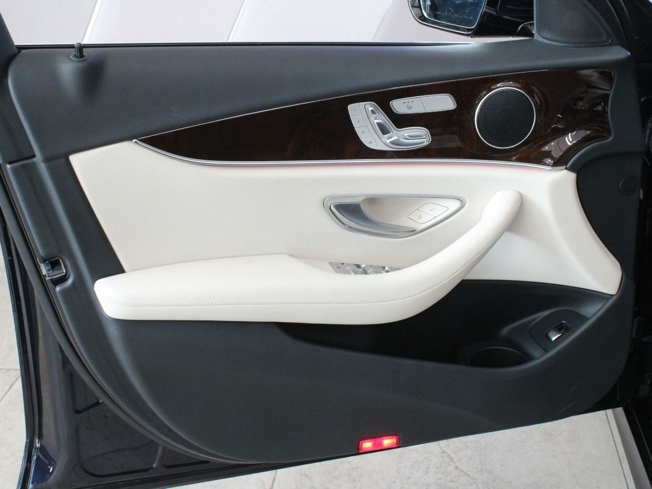 Mercedes-Benz E300 3.0L GCC