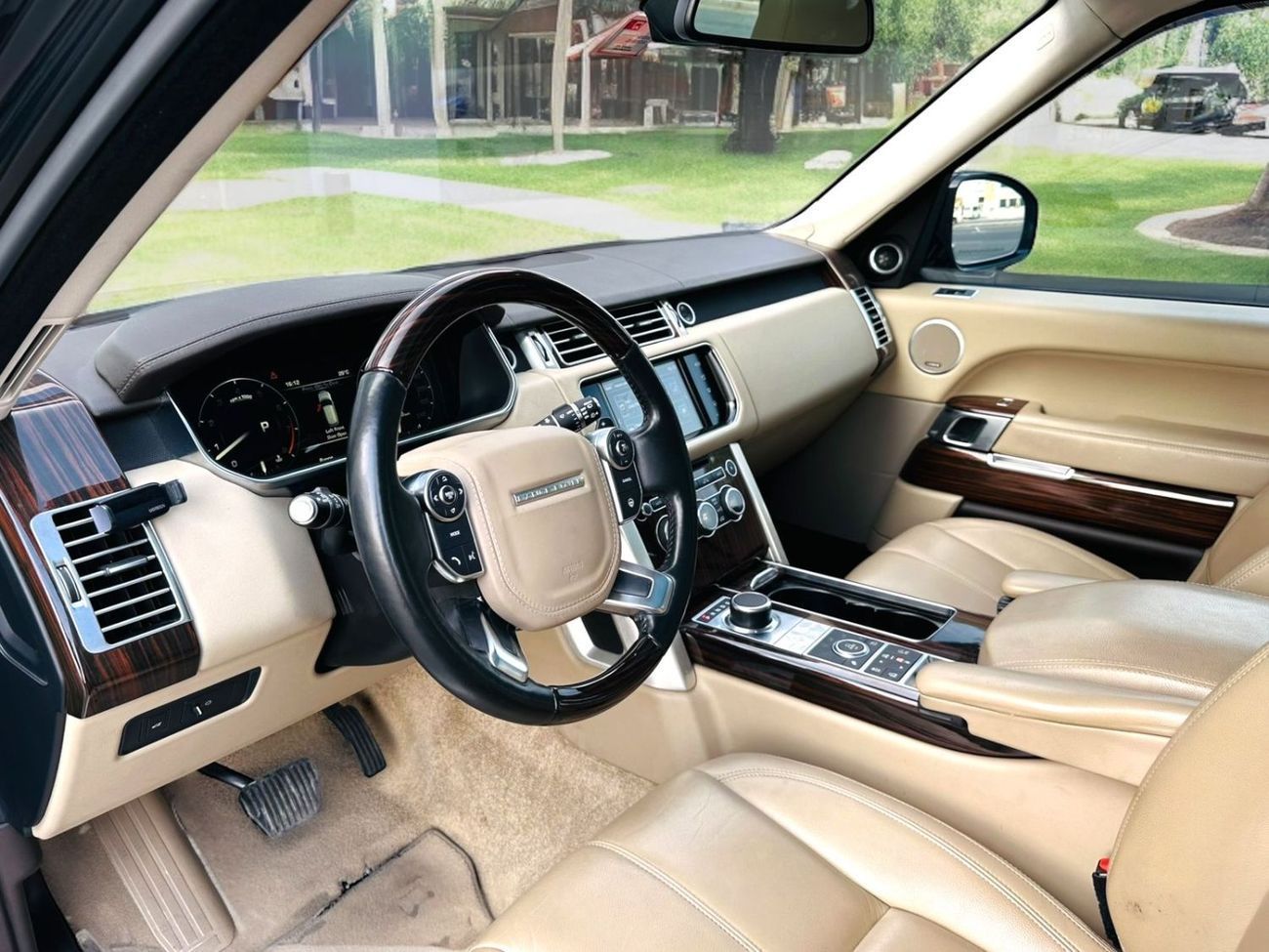 Land Rover Range Rover Vogue 5.0L Vogue HSE 5.0L V8 | 2016 | GCC SPECS | AED 1,850 Per Month