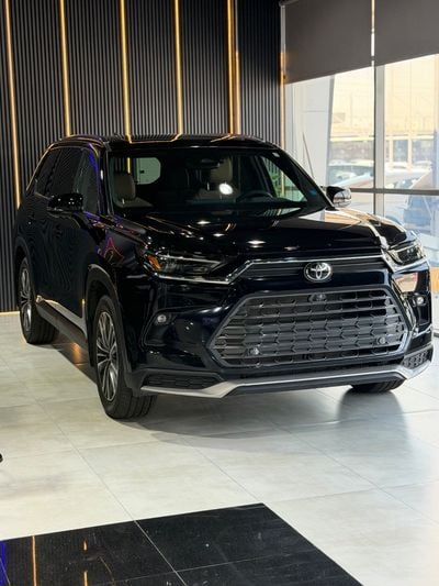 Toyota Grand Highlander Ready car ! PLATINUM HYBRID MAX  READY CAR IN DUBAI