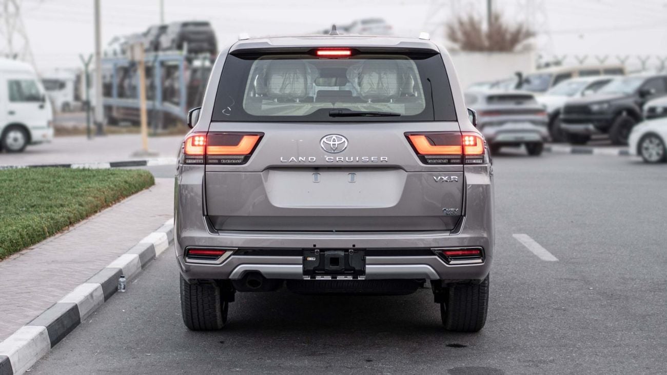تويوتا لاند كروزر 2026 Toyota Land Cruiser 300 VXR 3.5L AT Hybrid (Bronze-Beige)